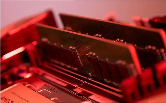 内存价格坐上火箭！DDR4一年暴涨1800%：2026年还要涨
