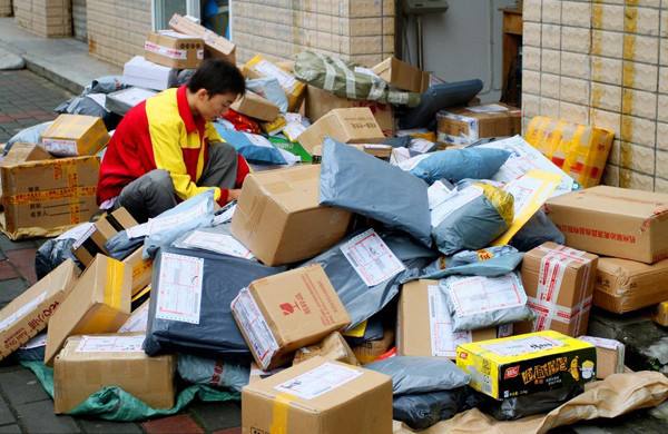 进入春节模式:多家快递企业加收10元服务费 进入春节模式:多家快递企业加收10元服务费