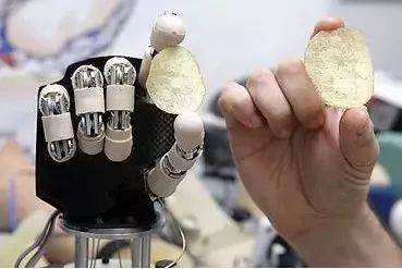 触觉传感器能令机器人“感受”疼痛 触觉传感器能令机器人“感受”疼痛