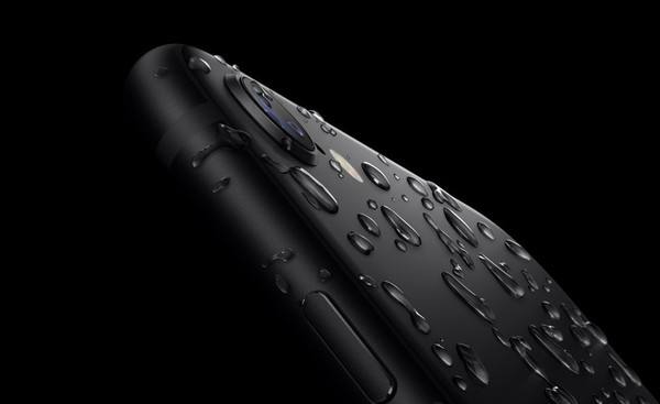 iPhone SE成“新农具”？拼购商户买下iPhone SE直播带货