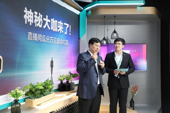 海信周厚健直播带货首秀:我做了38年电视还是推荐激光电视 海信周厚健直播带货首秀:我做了38年电视还是推荐激光电视