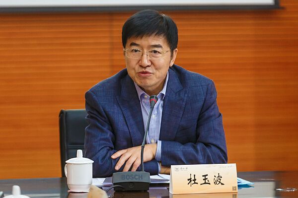 治理未成年人沉迷网游需要硬招辣招 治理未成年人沉迷网游需要硬招辣招