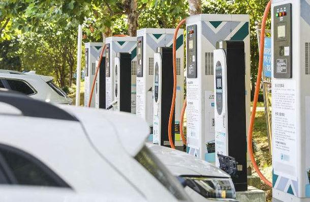 换电站纳入新基建 新能源车“换电”模式能否普及? 换电站纳入新基建 新能源车“换电”模式能否普及?