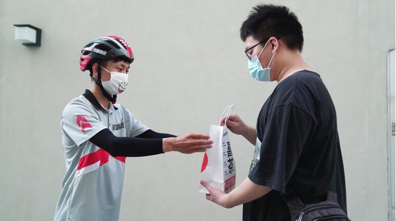 快递行业发出快件超500亿 快递行业发出快件超500亿