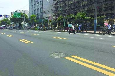 道路管理部门积极推进井盖“托底”管理机制 道路管理部门积极推进井盖“托底”管理机制