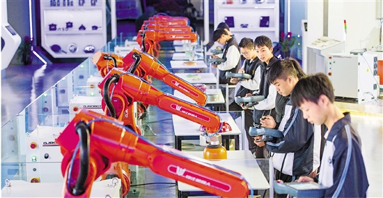 人工智能拓展就业空间 人工智能拓展就业空间