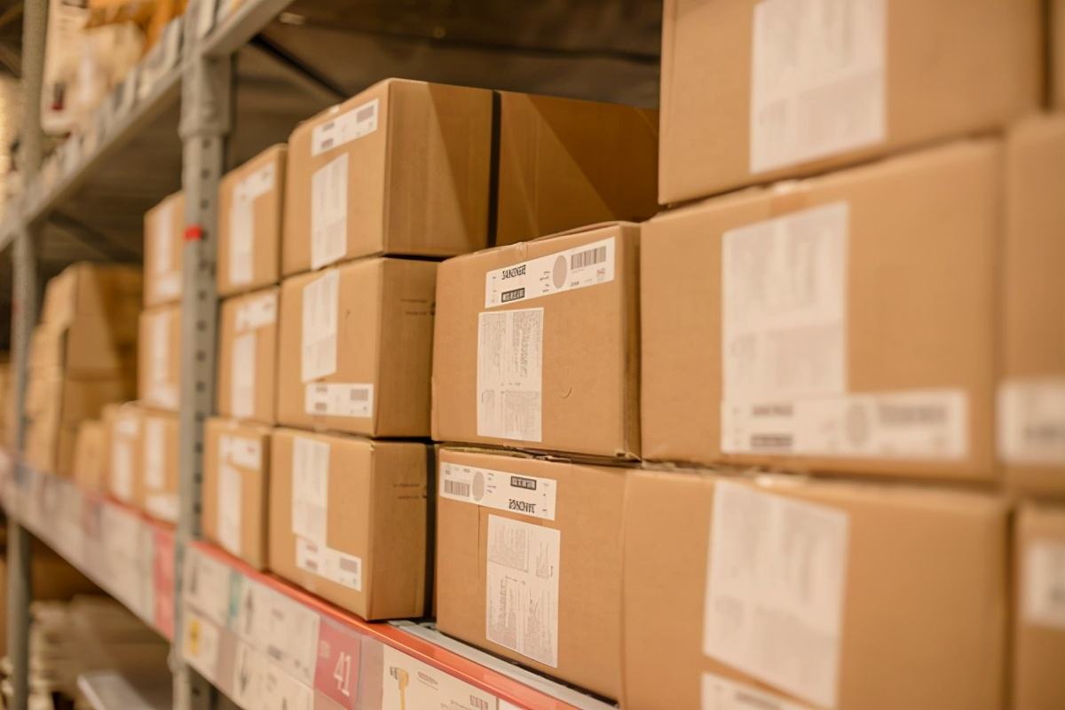 中国快递年业务量突破800亿件 连续7年居世界第一 中国快递年业务量突破800亿件 连续7年居世界第一