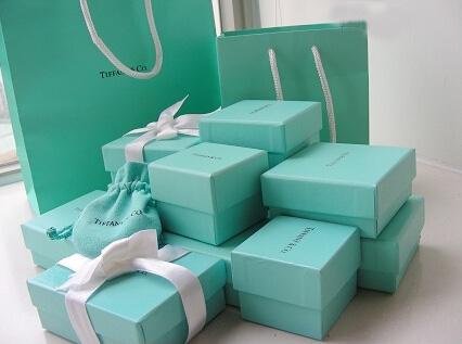 “蒂芙尼蓝”飞天茅台上市!单价飚至5500元 “蒂芙尼蓝”飞天茅台上市!单价飚至5500元