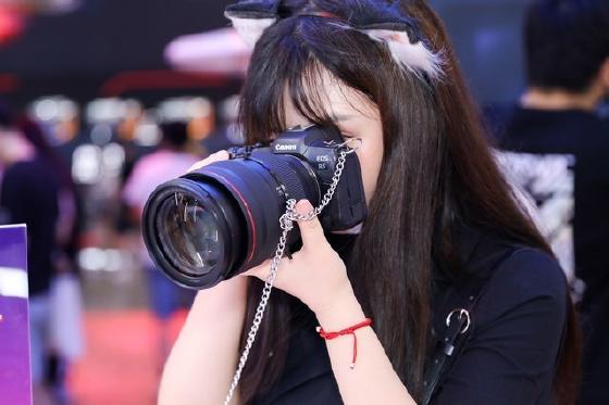 佳能EOS R5/R6亮相ChinaJoy 记录Coser动人瞬间 佳能EOS R5/R6亮相ChinaJoy 记录Coser动人瞬间