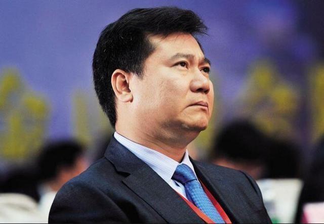 张近东退出苏宁易购法定代表人,由总裁任峻接任 张近东退出苏宁易购法定代表人,由总裁任峻接任