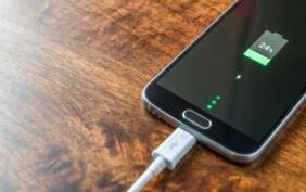 手机未“老”电池先“衰” 充电习惯或是背后黑手 手机未“老”电池先“衰” 充电习惯或是背后黑手