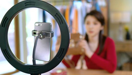 年关将至倒计时，有了它就地过年亲情不减!