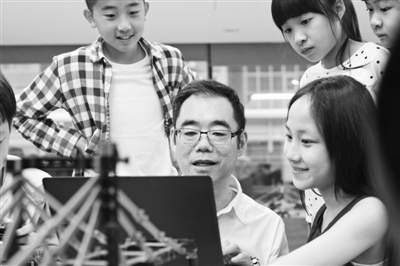 人工智能教育火热 师资队伍建设跟上节奏了吗 人工智能教育火热 师资队伍建设跟上节奏了吗