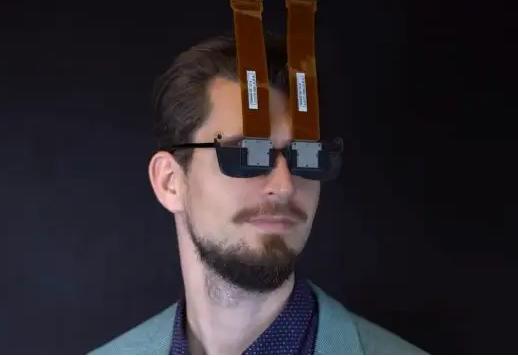 英伟达正与斯坦福大学合作,研发VR超薄全息眼镜 英伟达正与斯坦福大学合作,研发VR超薄全息眼镜