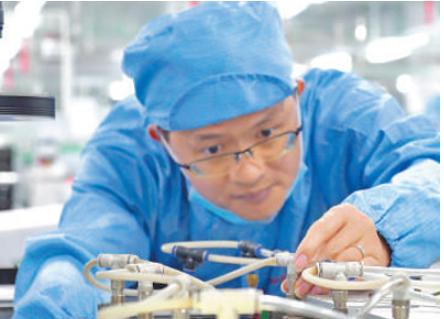 当传统产业工人遇到“数智化转型” 当传统产业工人遇到“数智化转型”