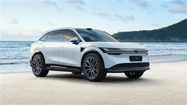 极氪10月交付25049台创历史新高,11月全系车型限时权益拉满 极氪10月交付25049台创历史新高,11月全系车型限时权益拉满