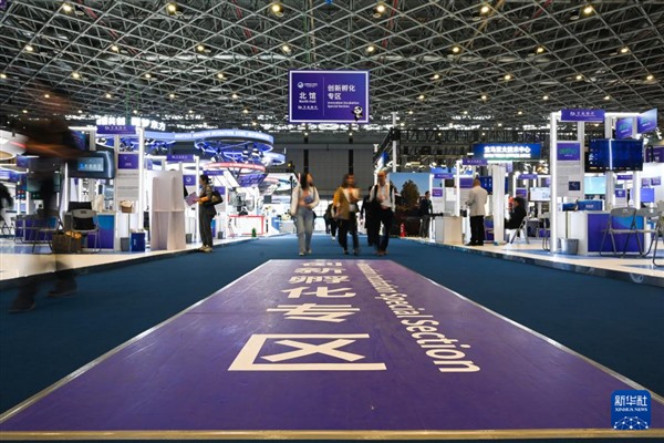 进博会“黑科技”一探究竟 400余项新技术新产品吸睛 进博会“黑科技”一探究竟 400余项新技术新产品吸睛