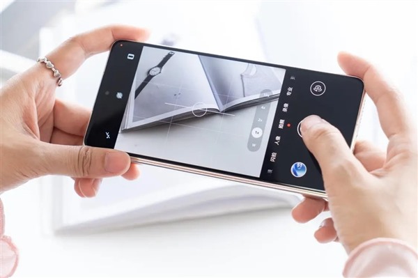 解锁华为Mate X6,折叠机的未来有了新起点 解锁华为Mate X6,折叠机的未来有了新起点