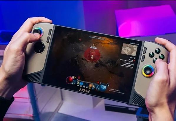 全球第一台Intel Lunar Lake掌机正式上市！能否干过AMD