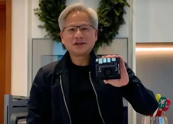 英伟达生成式AI超级电脑发布:AI性能提高1.7倍 仅约1814元 英伟达生成式AI超级电脑发布:AI性能提高1.7倍 仅约1814元