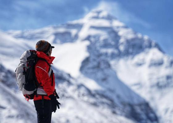 人工智能驱动数据中心行业变革，2025年五大趋势展望