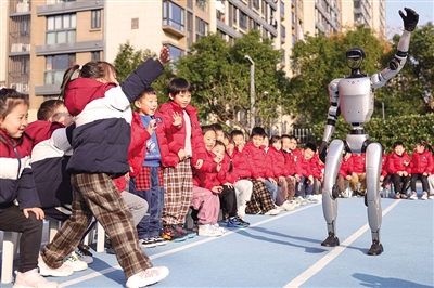 家用市场期待机器人来“敲门” 家用市场期待机器人来“敲门”