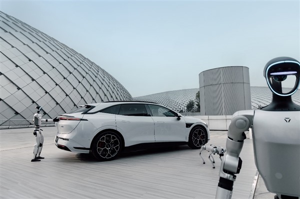 极氪007GT全球首秀，引领猎装新时代