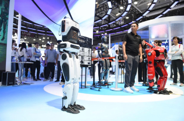 深圳机器人“天团”解锁多元新赛道 深圳机器人“天团”解锁多元新赛道