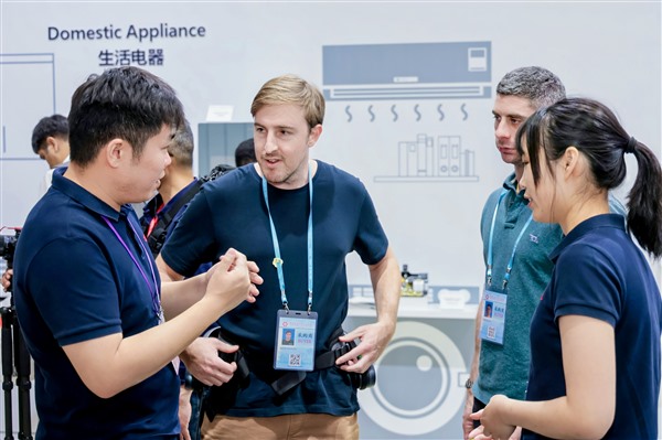 科技出海新答卷！视源股份亮相137届广交会展示六大场景解决方案