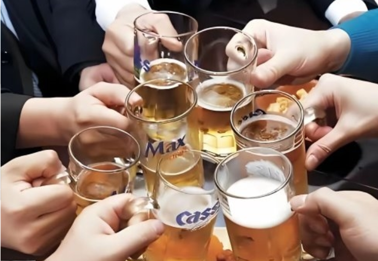 痛风、尿酸高不能吃哪些食物？三诺尿酸检测仪帮你实时监测，远离痛风