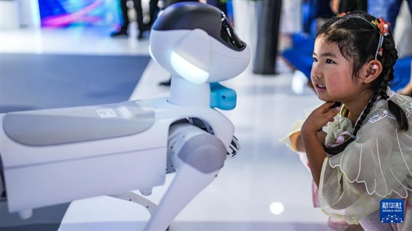 中国“人工智能+”加速赋能千行百业 中国“人工智能+”加速赋能千行百业