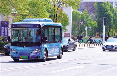 从厘米级定位到信号灯预测 北斗如何重塑全球“时空感知”