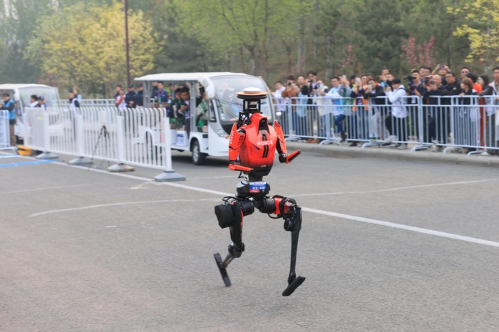 2026人形机器人半马超越人类记录