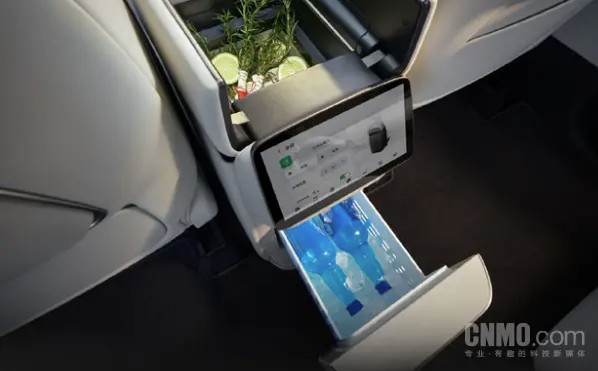 美的联合小鹏全球首发无菌风冷双开门车载冰箱 容量达12.5L